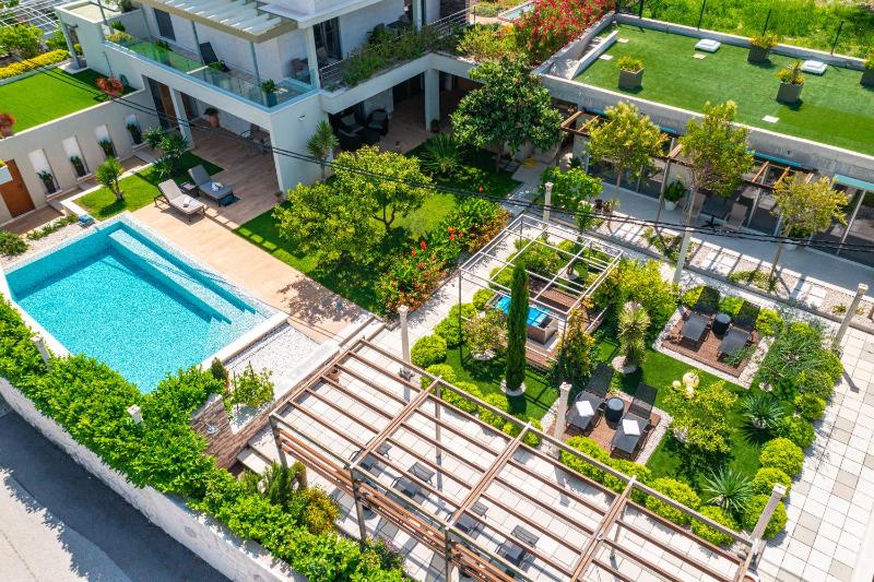 Villa Dolores Apartments - image 15