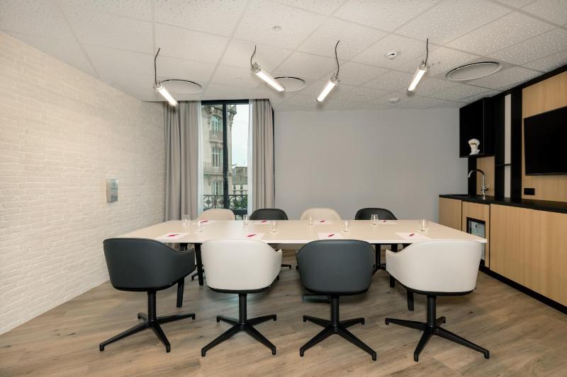 Aloft by Marriott Dijon - image 11