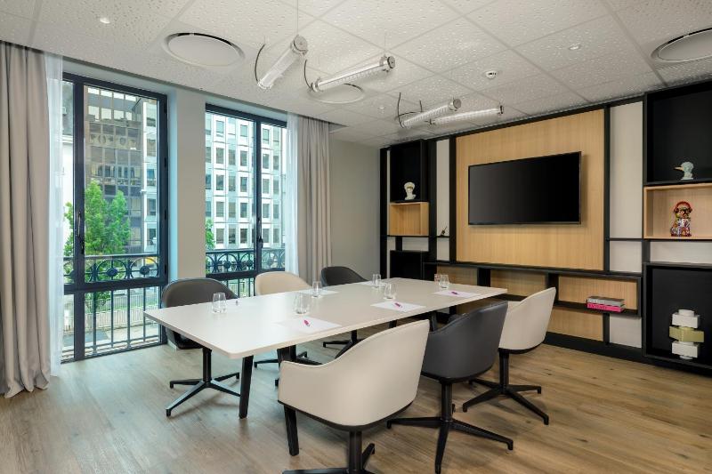 Aloft by Marriott Dijon - image 35
