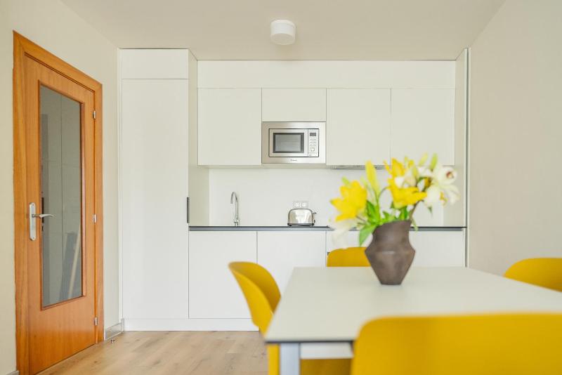 Two-Bedroom Apartment with Pool View image 3