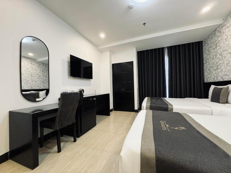 LION 8 Hotel - image 37