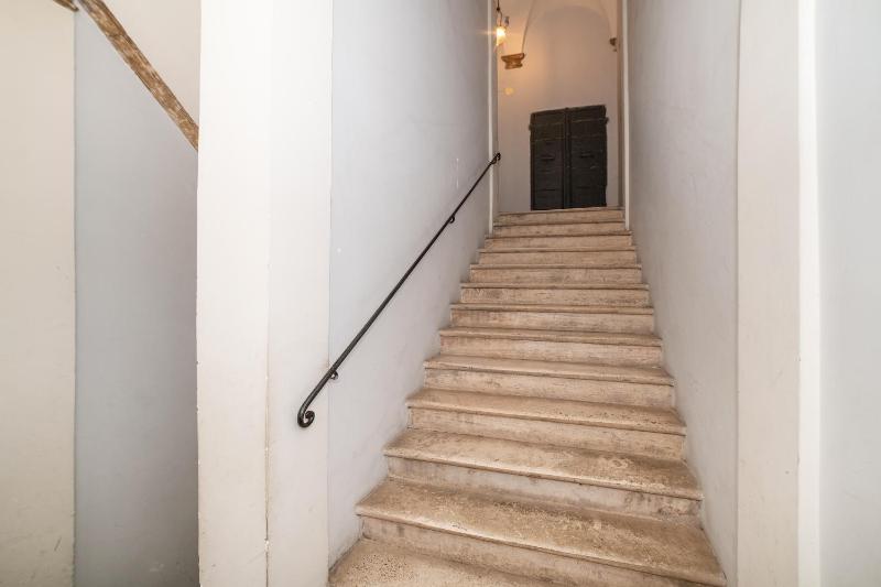Campo De Fiori Home - image 15