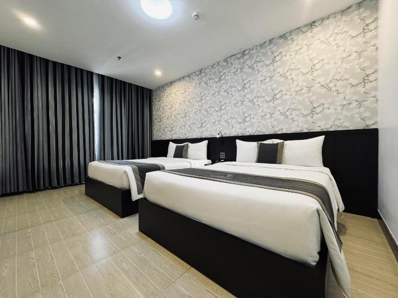 LION 8 Hotel - image 28