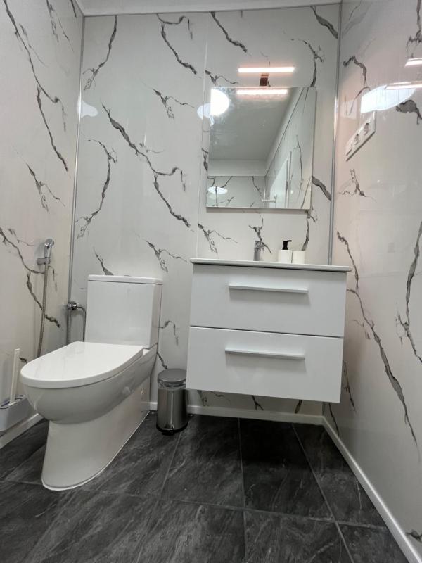 S8 Downtown Apartment - image 9