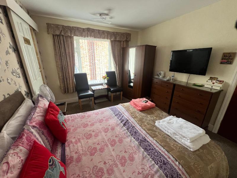 Double Room image 4