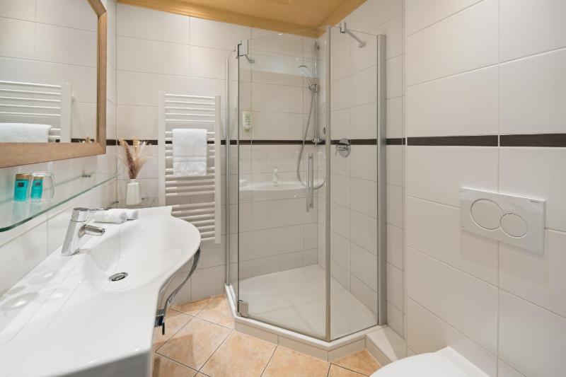 Small Single Room image 3