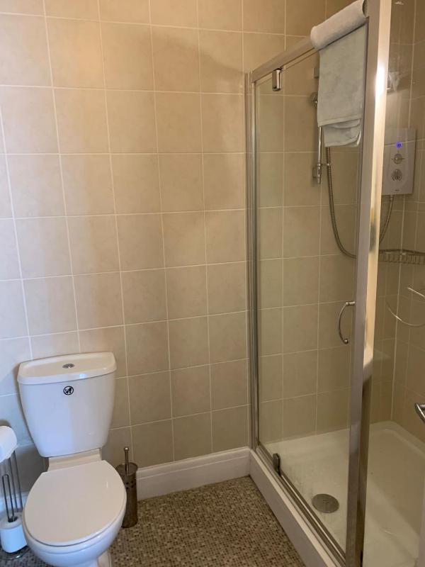 Large Double or Twin Room image 2
