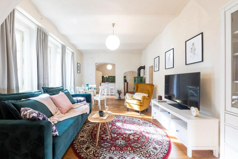 Prague Days - Two-bedroom Apartment with Workspace and Balcony in Old Town - image 1