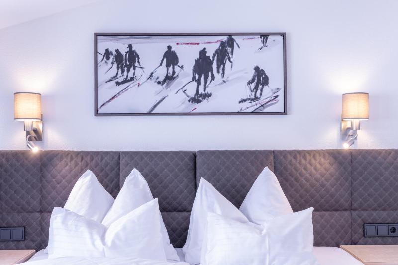 Small Double Room image 2
