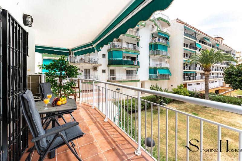 Perfect Location 3 Bedrooms 2 bath Parking Pool - image 14