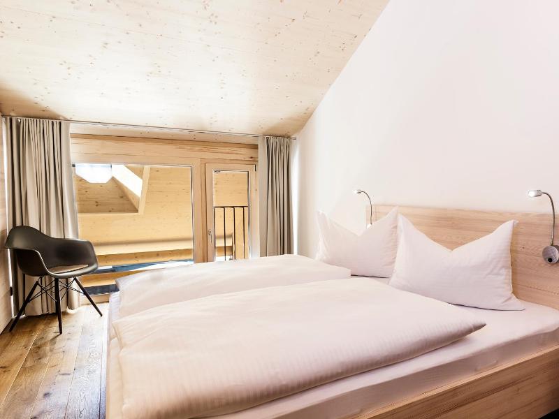 One-Bedroom Apartment with Terrace image 1
