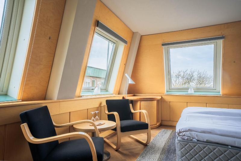 Superior Double Room image 4