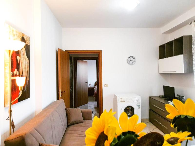 Shkoder Central Apartment near Cathedral and City Center - image 5