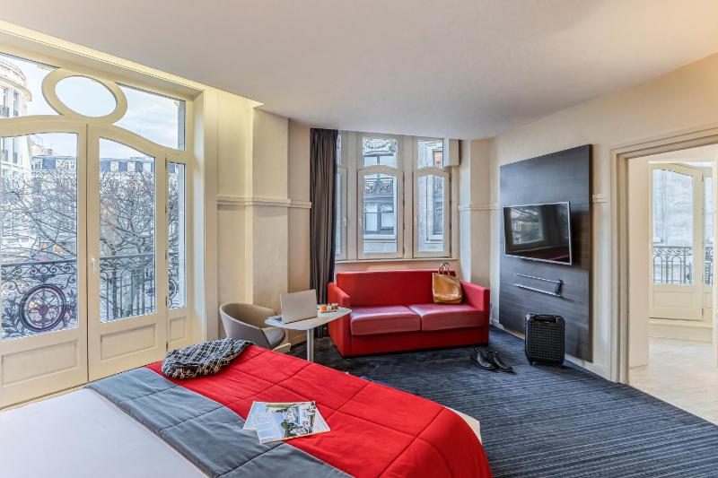 Suite with One Double Bed and One Sofabed image 3