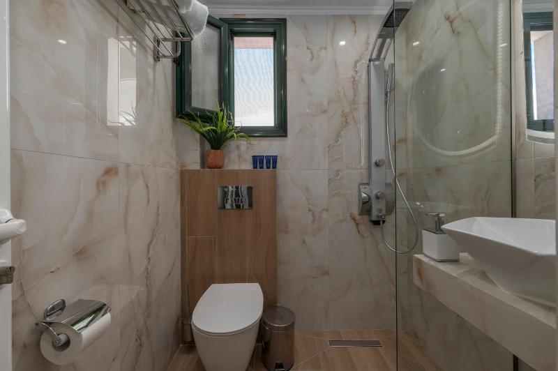 Family Studio (2 Adults + 2 Children) with Sea View image 4