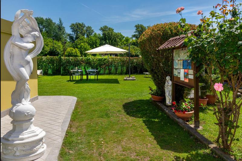 La Mandolata dei Poeti Apartaments - image 14