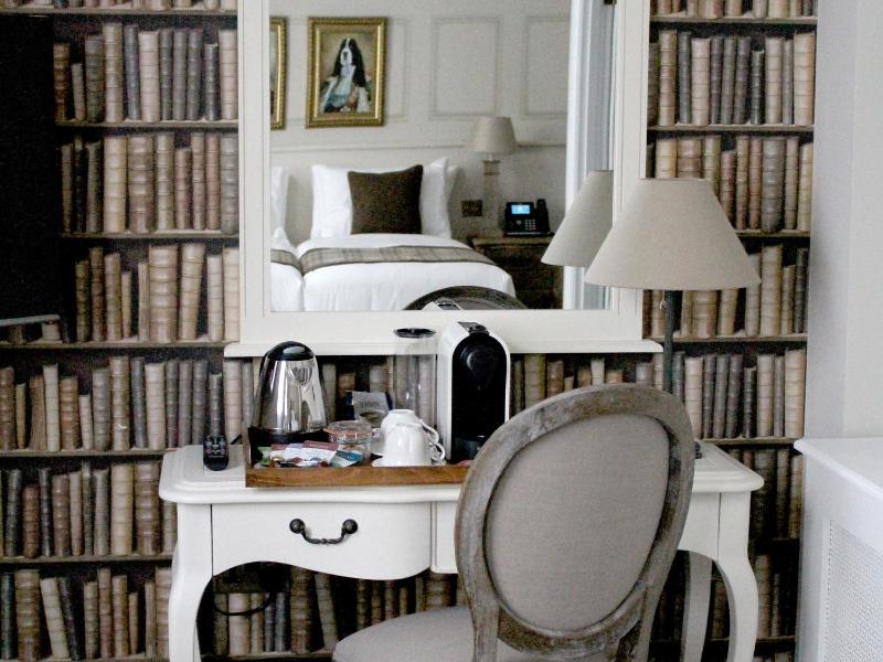 Large Double or Twin Room image 3