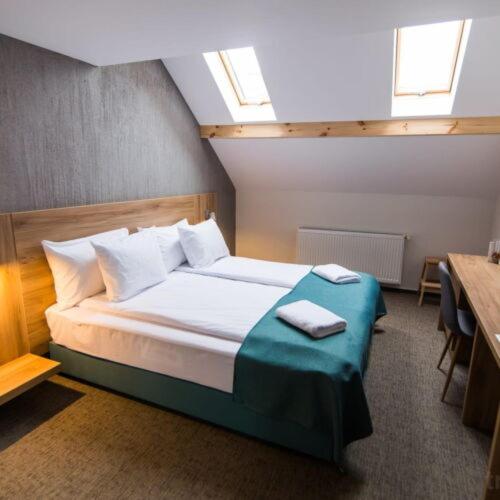 Twin Room image 1