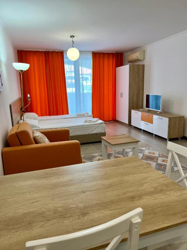 Studio Apartment image 4
