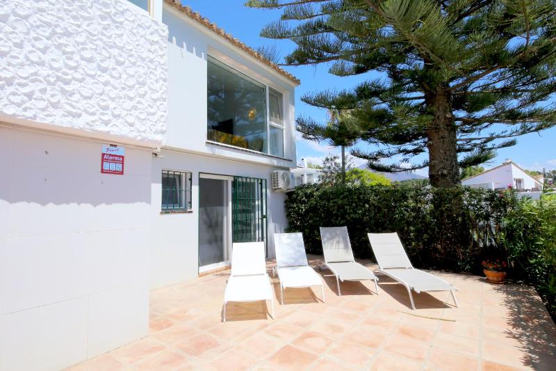 Estepona West Family Villa MOSTAZA - image 3
