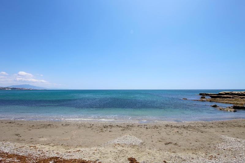 Estepona West Family Villa MOSTAZA - image 15