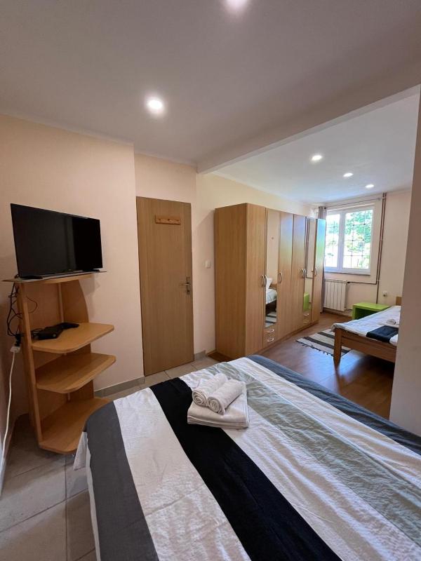Apartman Luna&Kiara with private parking - image 10