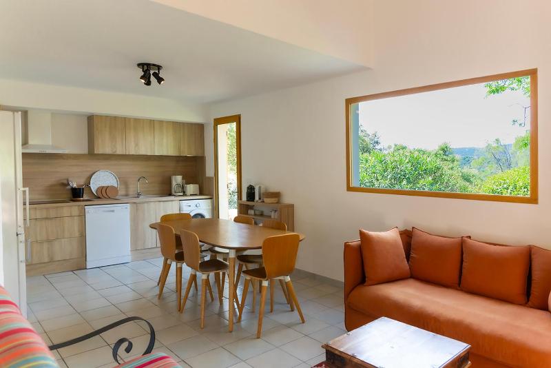 Three-Bedroom Villa with Mezzanine - Villa Bocca image 3
