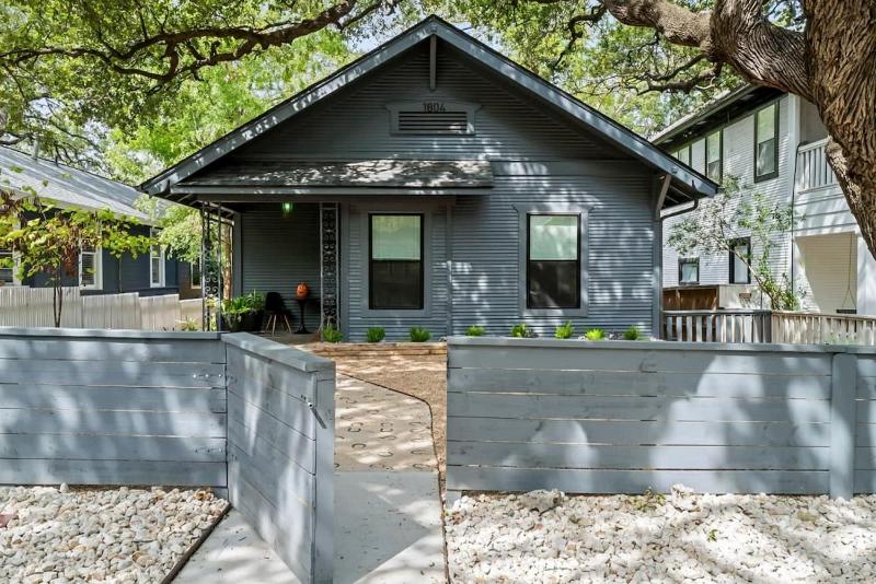 Retro Austin Home S Congress Ave Images