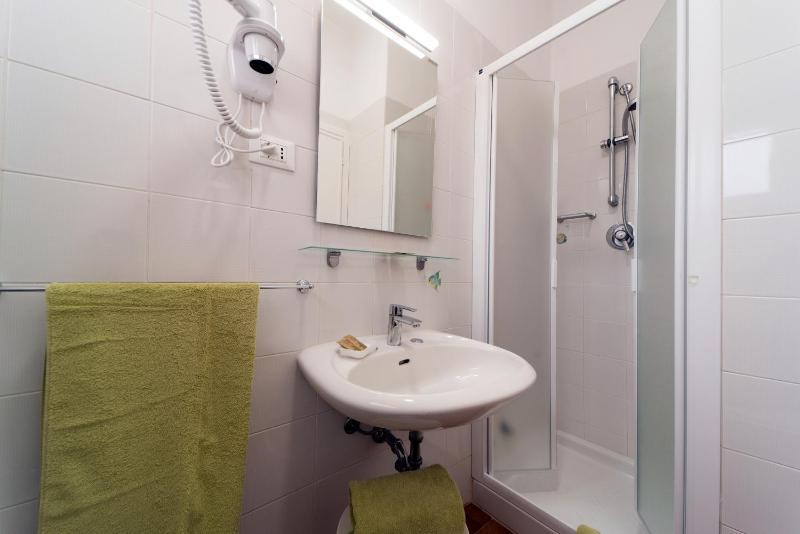 Standard Double or Twin Room with Partial Sea View image 2