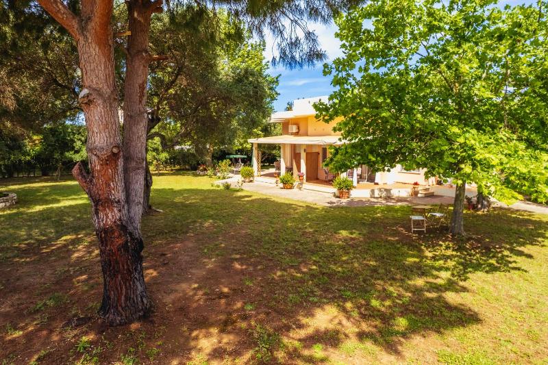 Villa - Beach Front image 1
