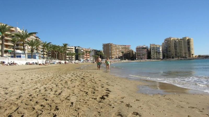 Modern Apartment in Torrevieja with Shared Pool - image 12