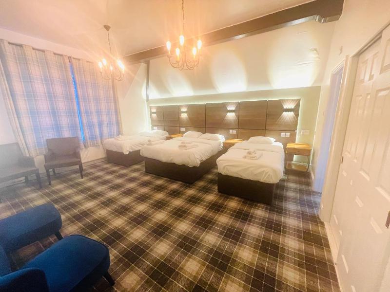 Luxury Quadruple Room image 2