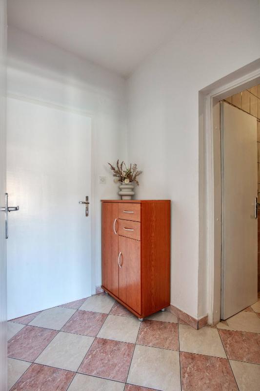 One-Bedroom Apartment with Balcony and Sea View image 2