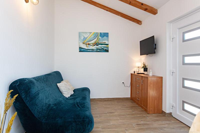 One-Bedroom Apartment with Balcony and Sea View image 1