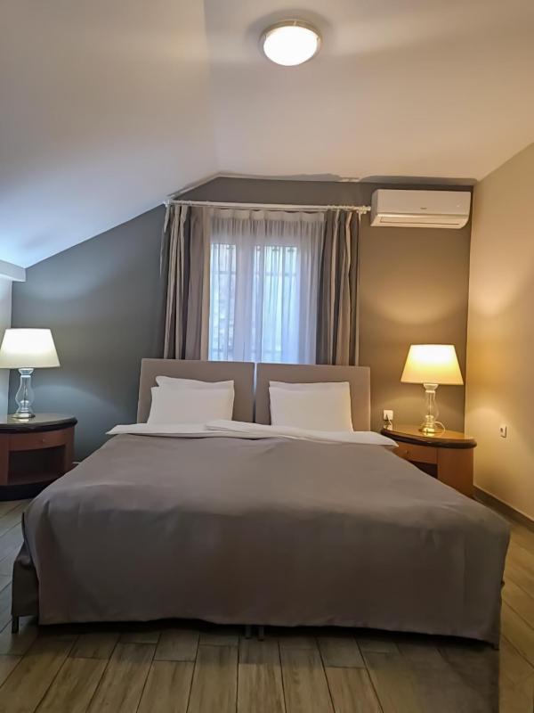 Superior Triple Room image 1