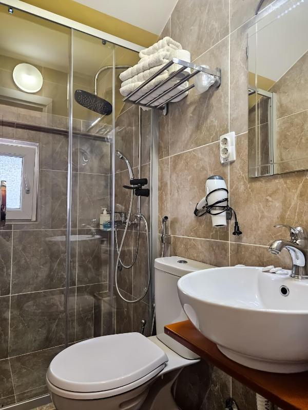 Superior Triple Room image 3