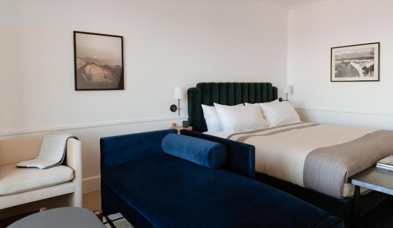 Superior King Room image 1