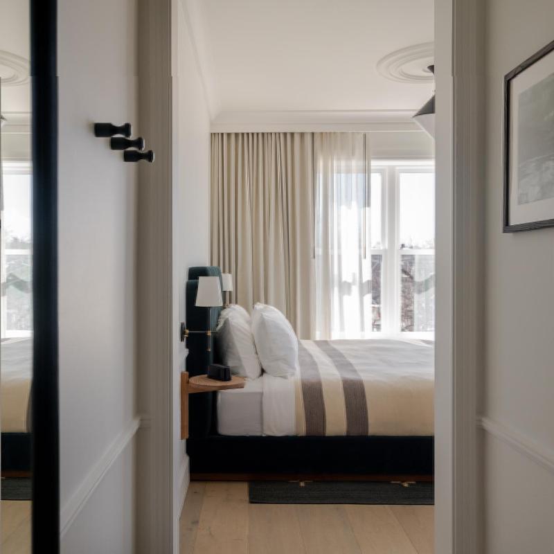 Standard King Room image 1