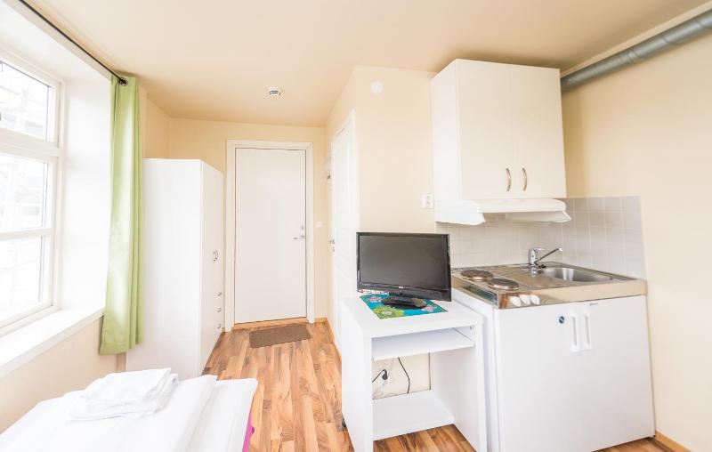 Single Room with Private Bathroom image 4
