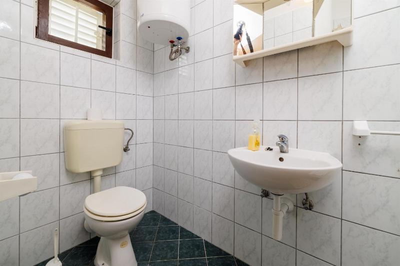 Standard Double Room - First Floor image 3