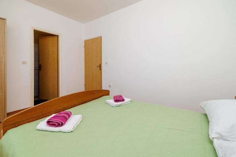 Standard Double Room - First Floor image 4