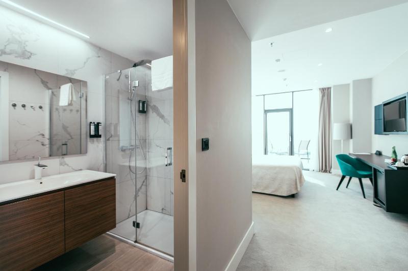 Superior Sea View Double Room with Balcony image 2