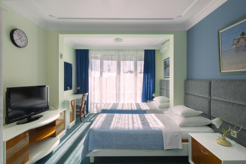 Studio (2 Adults) image 4