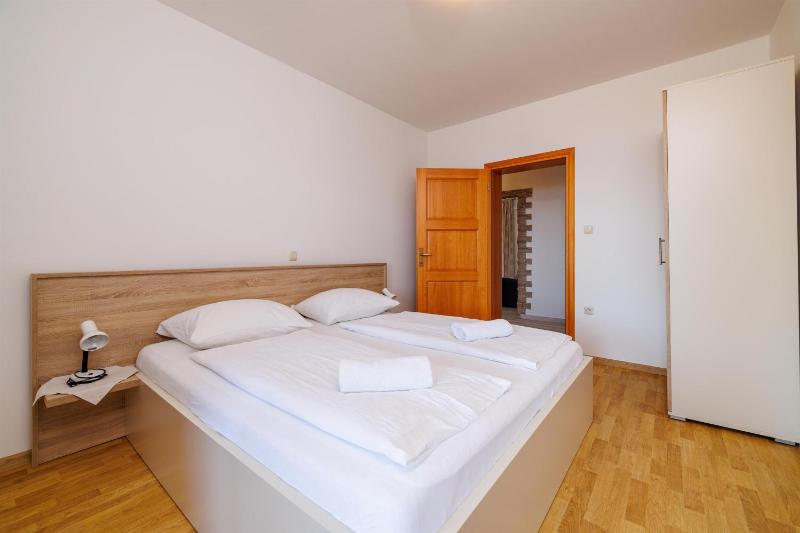 Apartments Ruzica F - image 11