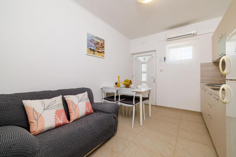 Apartments Ruzica F - image 9