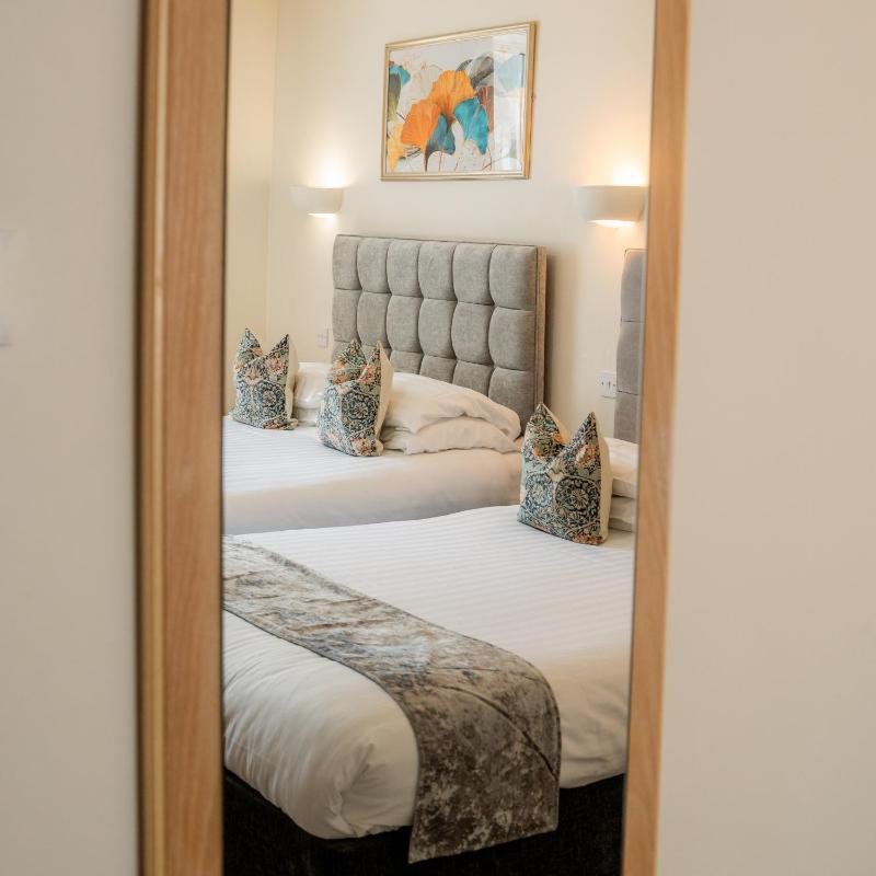 The Mayfair Hotel - image 14