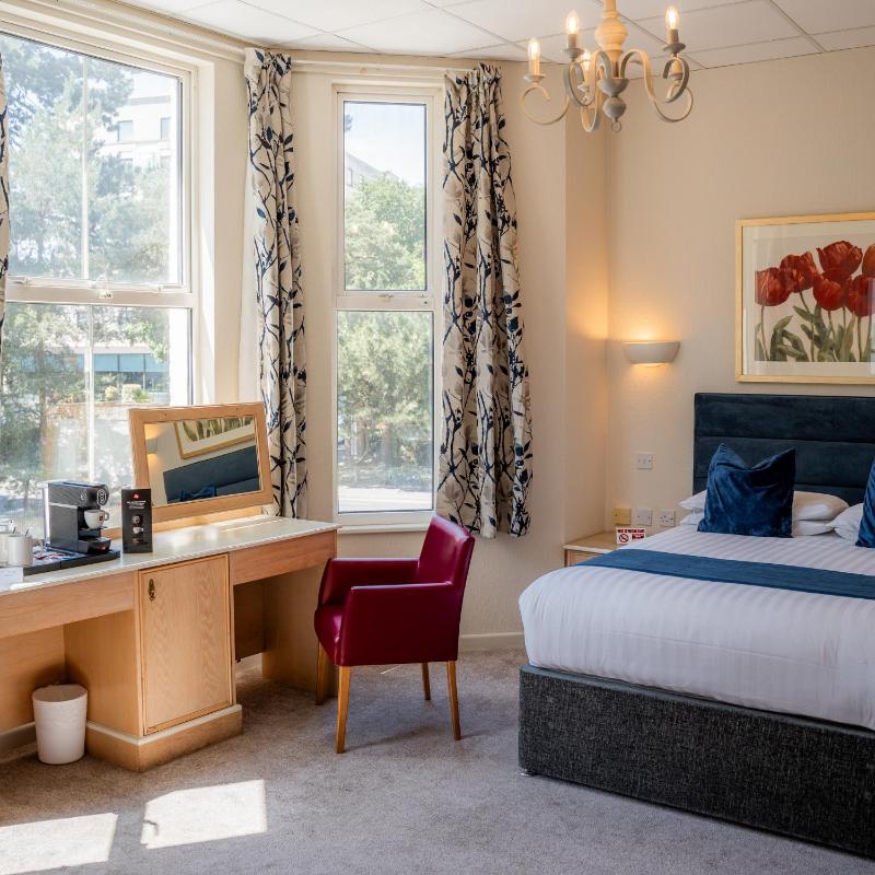 The Mayfair Hotel - image 2