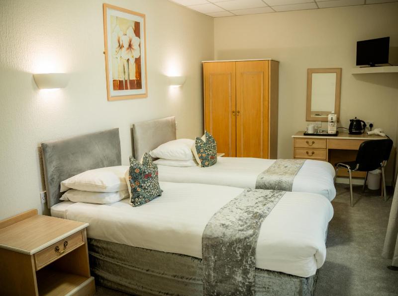 Twin Room image 1