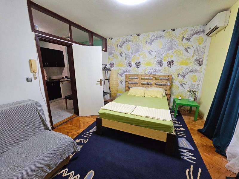 Apartman Yellow House - image 9