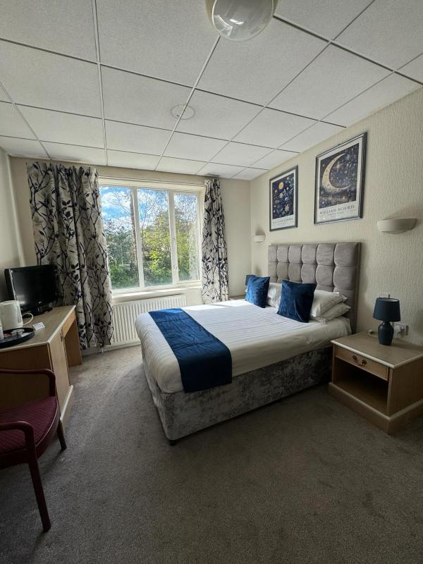 Double Room image 3